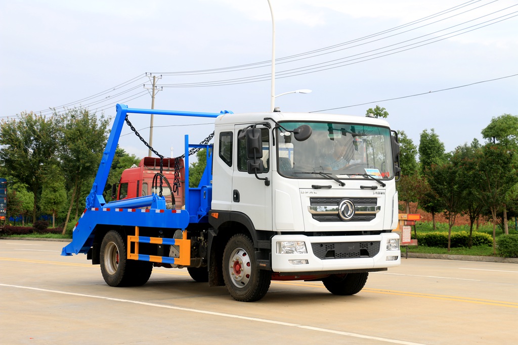 東風(fēng)D9擺臂式垃圾車